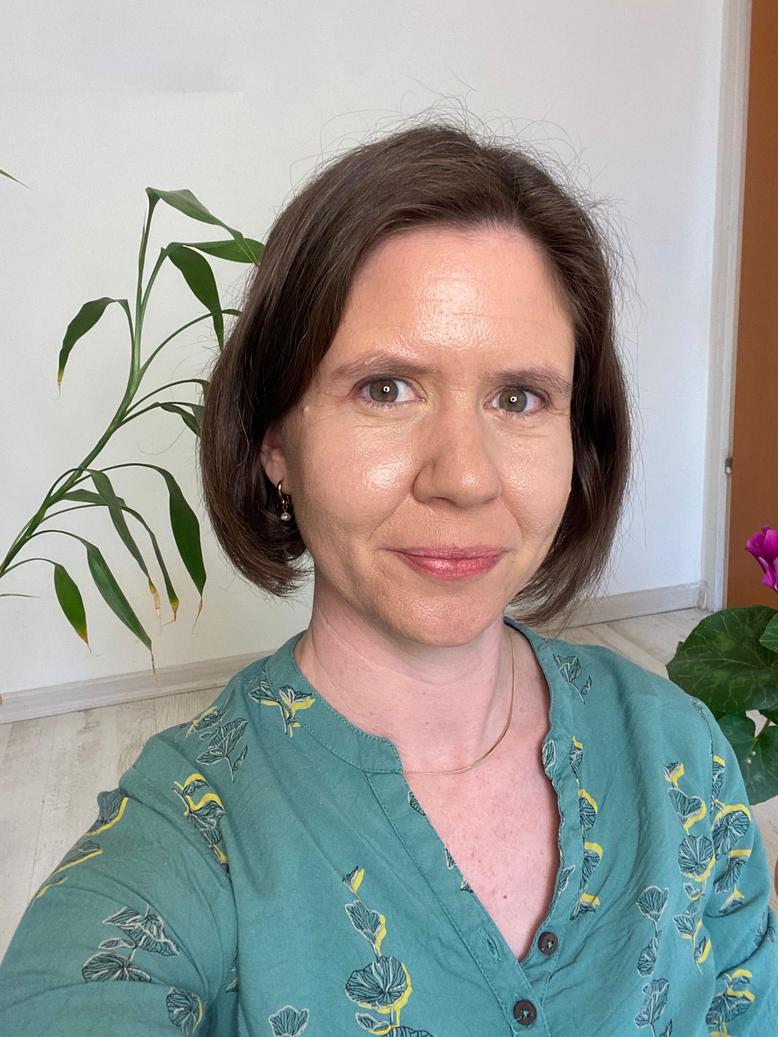 Yoga Readers Book Club reading Geeta Iyengar’s Yoga: A Gem for Women